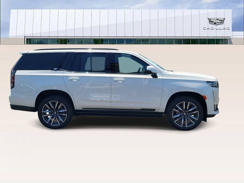 Certified 2022 Cadillac Escalade Sport Platinum w/ Heavy-Duty Trailer Package AWD/4WD image 9