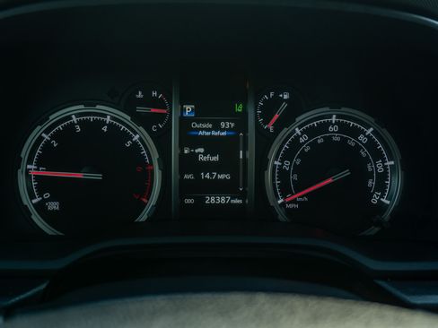 Used 2024 Toyota 4Runner TRD Off-Road Premium w/ Moonroof Package AWD/4WD image 24