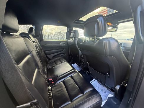 Used 2018 Jeep Grand Cherokee Limited image 16