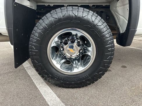 Used 2024 Chevrolet Silverado 3500 LT w/ Convenience Package image 42