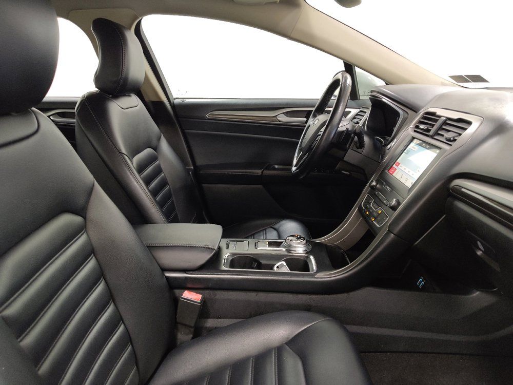 Used 2019 Ford Fusion SEL FWD image 21