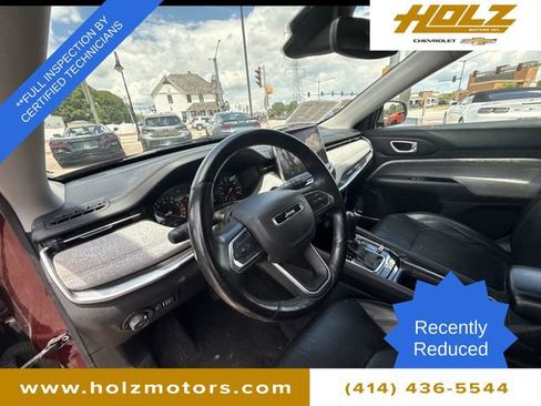 Used 2022 Jeep Compass Latitude w/ Sun and Sound Group AWD/4WD image 10