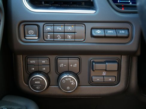 Used 2023 Chevrolet Suburban High Country AWD/4WD image 26