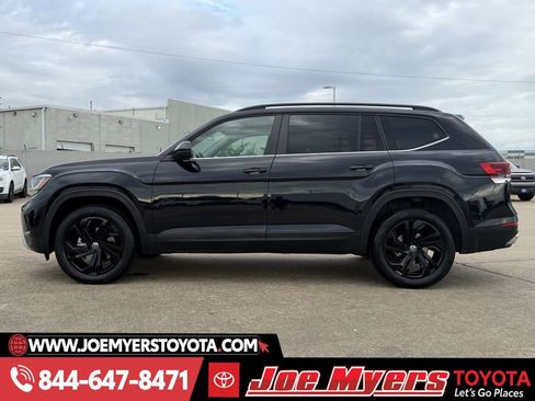 Used 2023 Volkswagen Atlas SE w/ Panoramic Sunroof Package image 6