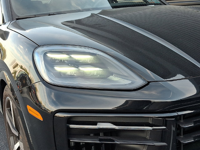 Certified 2025 Porsche Cayenne Coupe AWD/4WD image 11