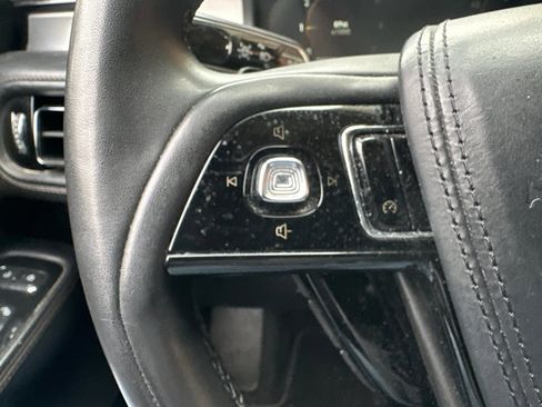 Used 2023 Lincoln Aviator AWD image 19