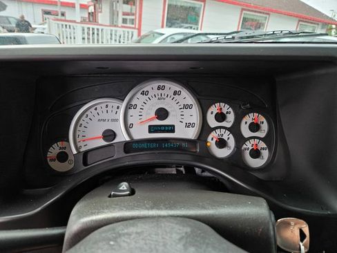 Used 2003 HUMMER H2 w/ Preferred Equipment Group image 17