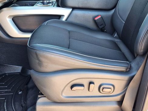 Used 2017 Nissan Titan PRO-4X image 26