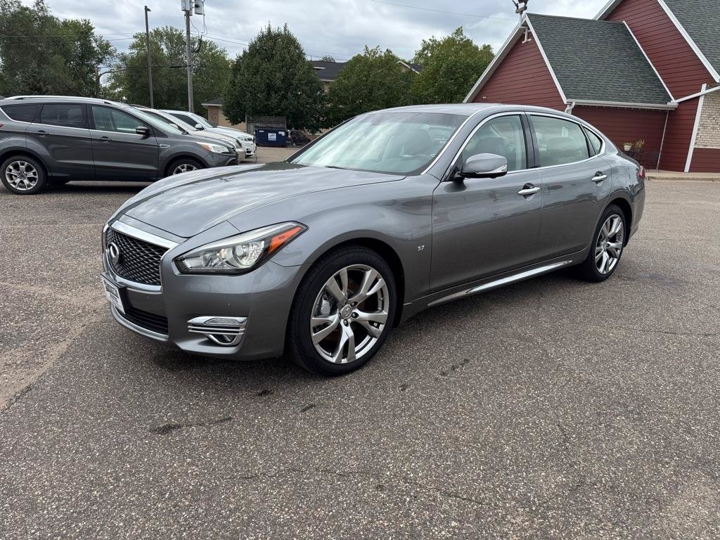 Used 2017 INFINITI Q70 L 3.7 AWD/4WD image 10