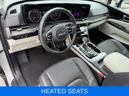 Used 2024 Kia Carnival EX FWD image 17