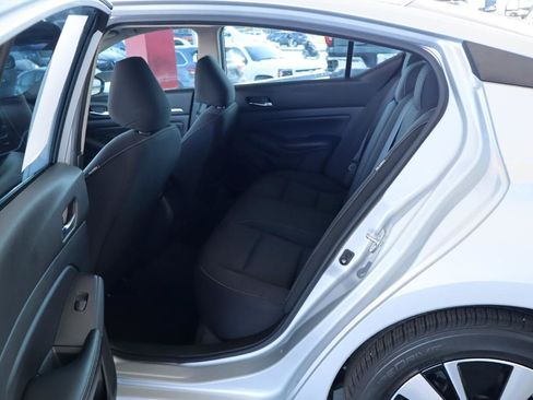 Used 2022 Nissan Altima 2.5 SV FWD image 27
