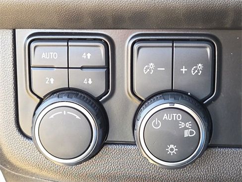 Used 2021 Chevrolet Tahoe Z71 w/ Luxury Package image 21