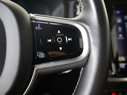 Used 2019 Volvo S60 T5 R-Design image 43