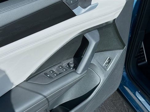 Used 2025 Volkswagen Tiguan SEL R-Line AWD/4WD image 23