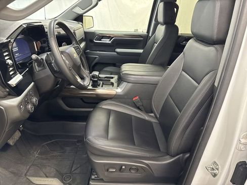 Certified 2025 Chevrolet Silverado 1500 LT w/ Leather Package AWD/4WD image 10