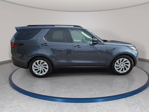 Used 2025 Land Rover Discovery S AWD/4WD image 5
