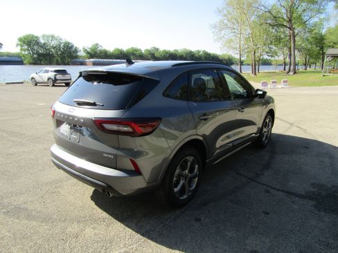 Used 2024 Ford Escape ST-Line w/ Tech Pack #1 AWD/4WD image 4