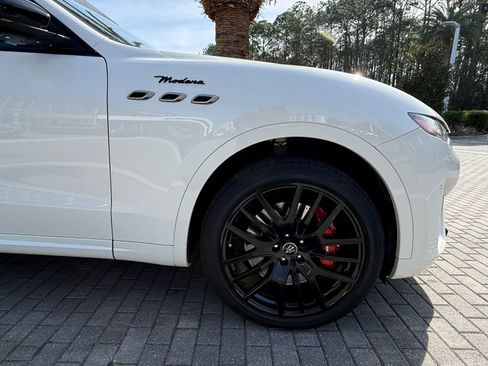 Certified 2022 Maserati Levante Modena image 5