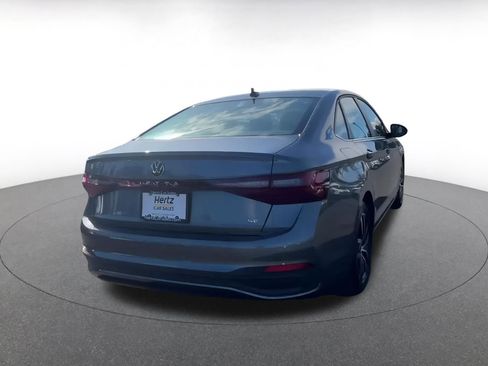 Used 2025 Volkswagen Jetta SE image 15