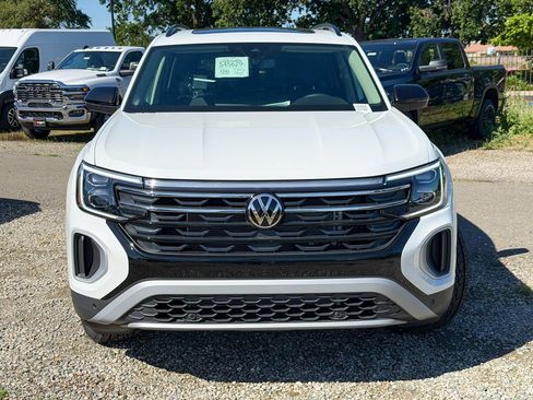New 2026 Volkswagen Atlas Peak Edition AWD/4WD image 4