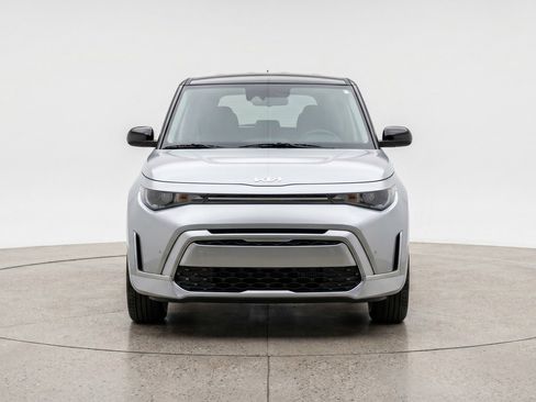 Used 2025 Kia Soul LX w/ LX Technology Package FWD image 2