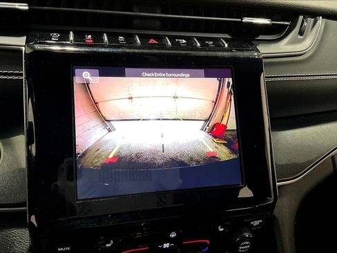 Used 2022 Jeep Grand Cherokee L Laredo image 14