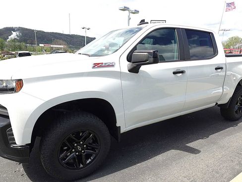 Used 2021 Chevrolet Silverado 1500 LT Trail Boss AWD/4WD image 6