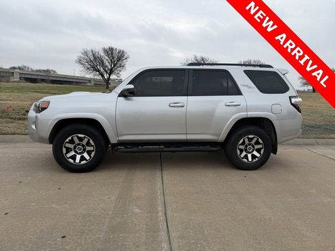 Used 2021 Toyota 4Runner TRD Off-Road image 6