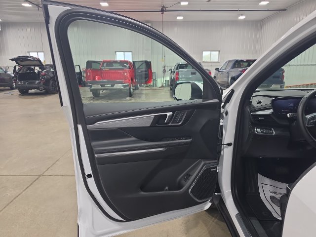 Used 2026 Buick Enclave Preferred AWD/4WD image 24