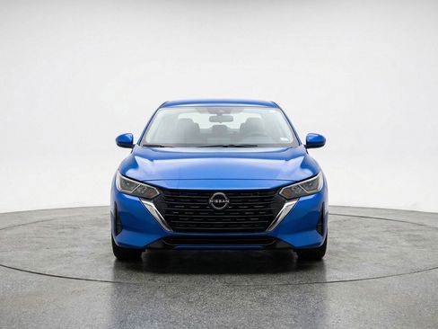 Used 2025 Nissan Sentra SV image 1