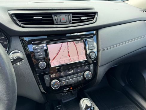 Used 2019 Nissan Rogue SL w/ Premium Package AWD/4WD image 23