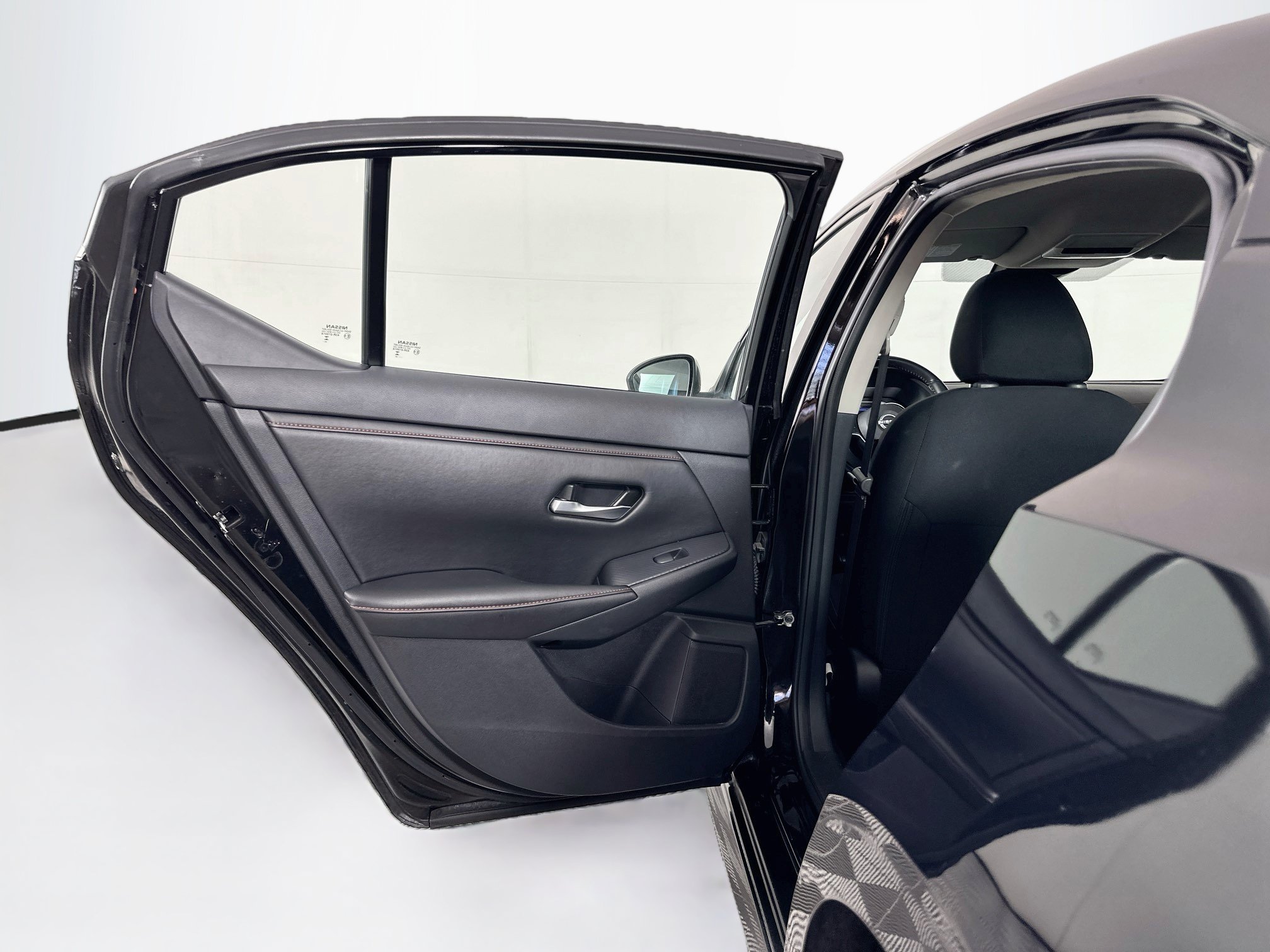 Used 2025 Nissan Sentra SR w/ Midnight Edition FWD image 25