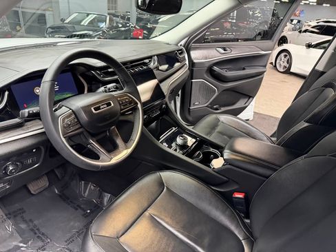 Used 2022 Jeep Grand Cherokee Limited 4xe AWD/4WD image 32