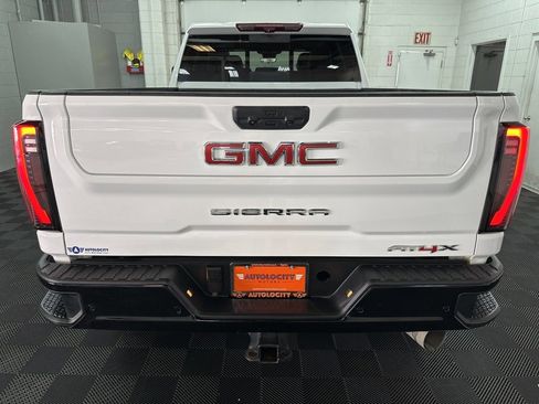 Used 2024 GMC Sierra 2500 AT4X image 8