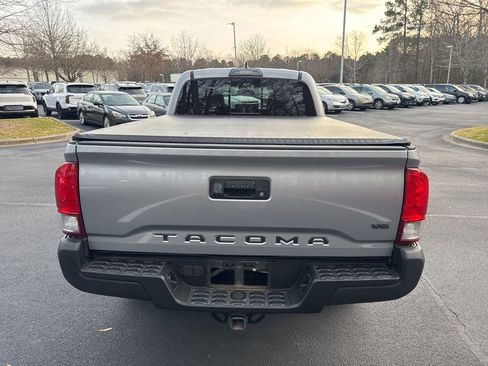 Used 2017 Toyota Tacoma TRD Off-Road image 15