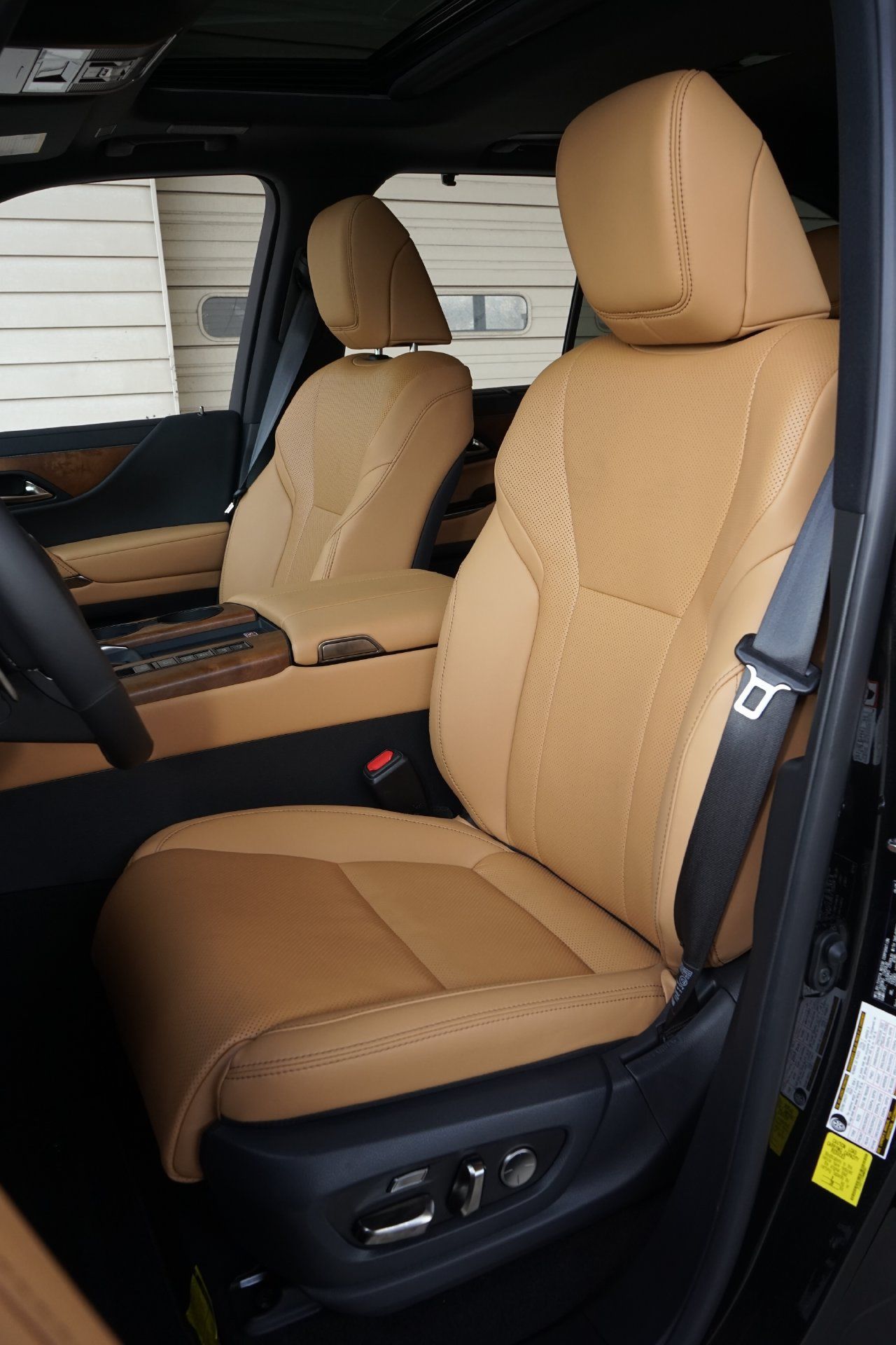 Used 2026 Lexus LX 700h Luxury AWD/4WD image 9