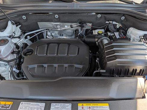 Used 2025 Volkswagen Atlas Cross Sport SEL image 11