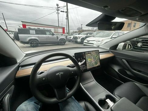 Used 2020 Tesla Model 3 image 29
