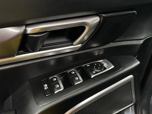 Used 2023 Kia Telluride S AWD/4WD image 18