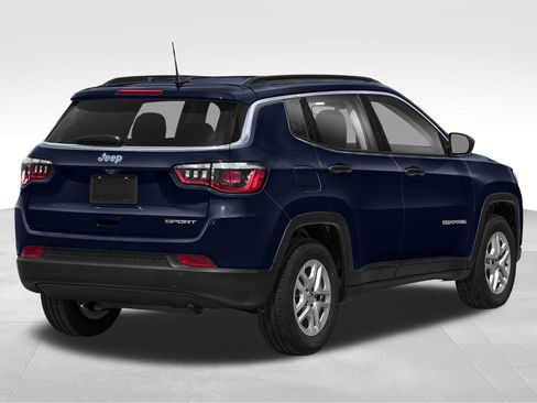 Used 2021 Jeep Compass Latitude w/ Convenience Group AWD/4WD image 2