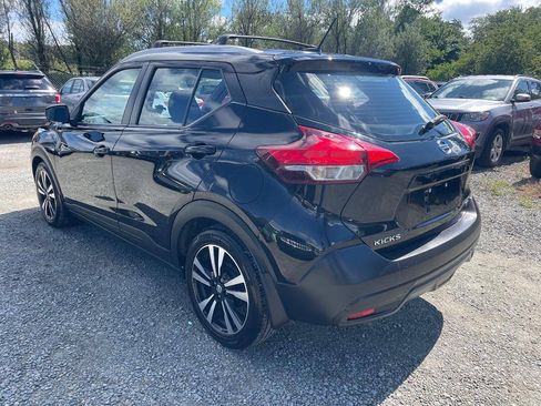 Used 2018 Nissan Kicks SV FWD image 7