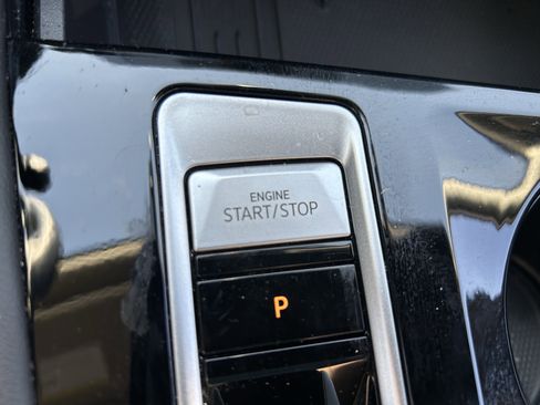 Certified 2025 Volkswagen Atlas SEL Premium R-Line image 15