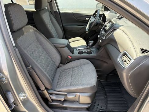 Used 2024 Chevrolet Equinox LT FWD image 25