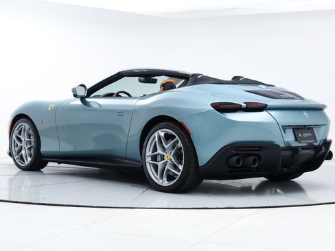 Certified 2025 Ferrari Roma Spider RWD image 8
