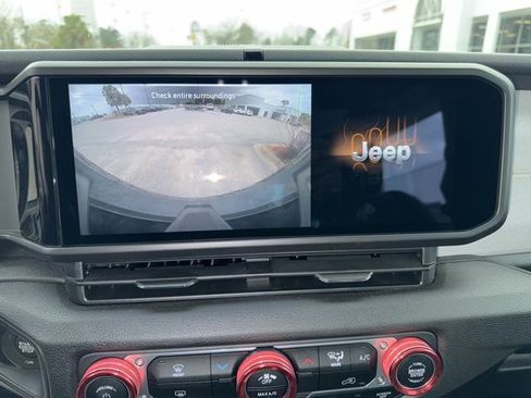 Used 2024 Jeep Wrangler Sport image 11