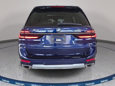 Used 2025 BMW X7 xDrive40i w/ Premium Package image 8