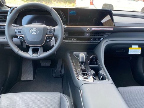 New 2025 Toyota Crown Signia image 8