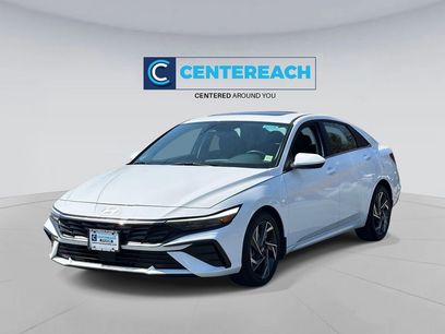 Used 2024 Hyundai Elantra SEL w/ Convenience Package