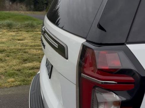 Used 2021 Chevrolet Tahoe RST w/ Luxury Package image 12