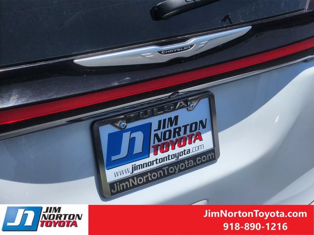 Used 2024 Chrysler Pacifica Touring-L FWD image 11